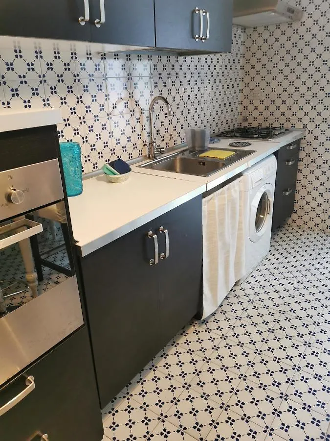 White & Blue House Apartment Chiavari 0*,