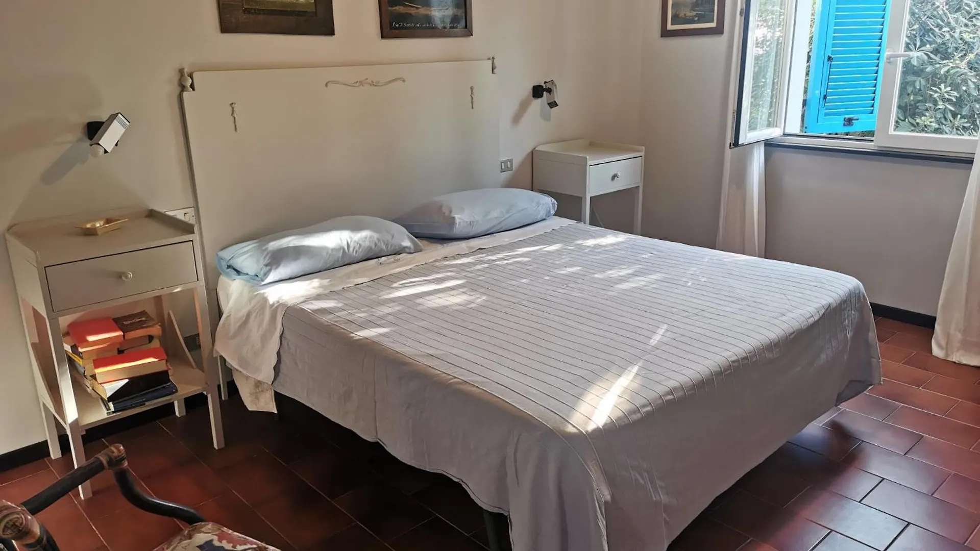 White & Blue House Apartment Chiavari