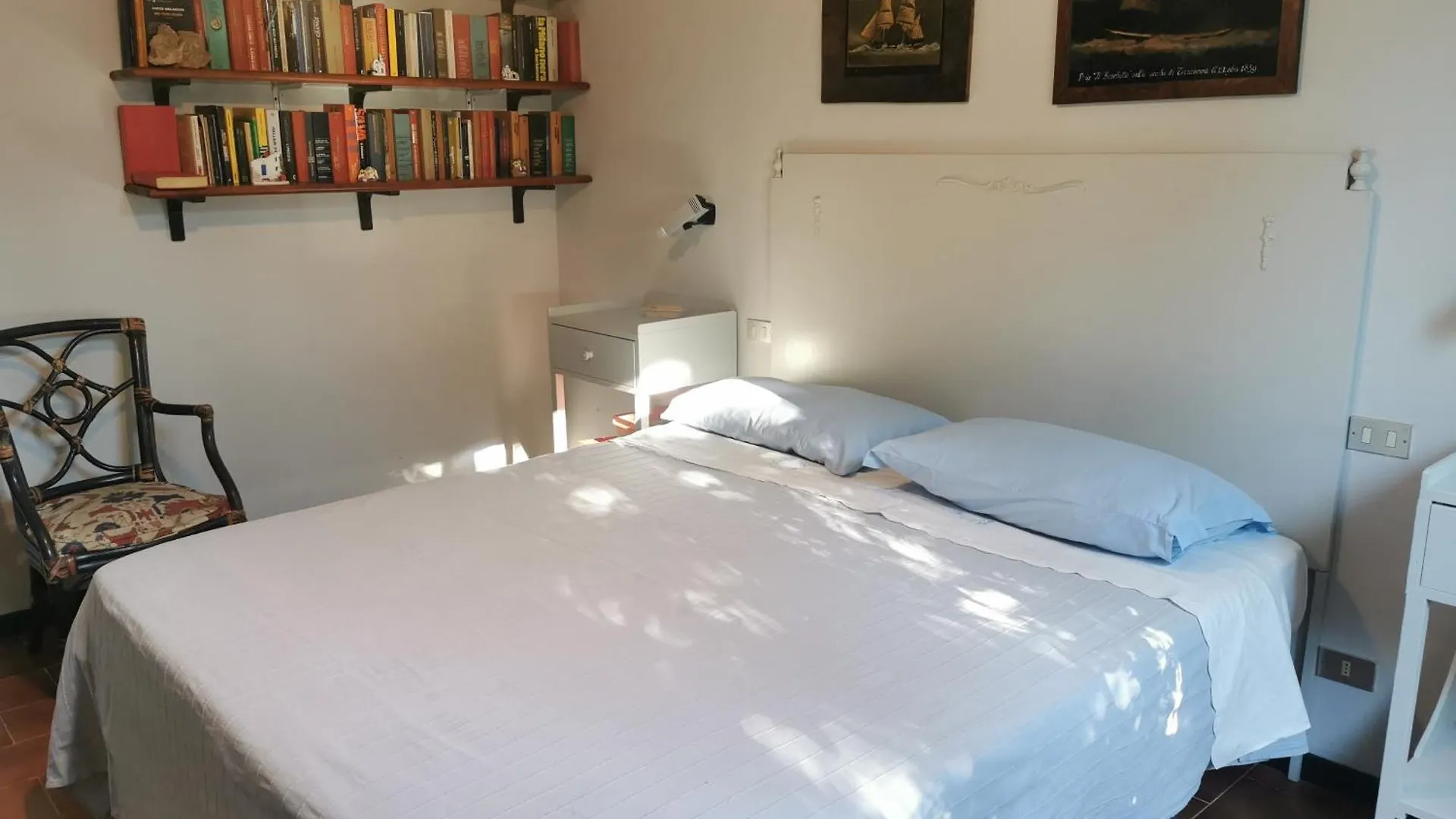 White & Blue House Apartment Chiavari Italy