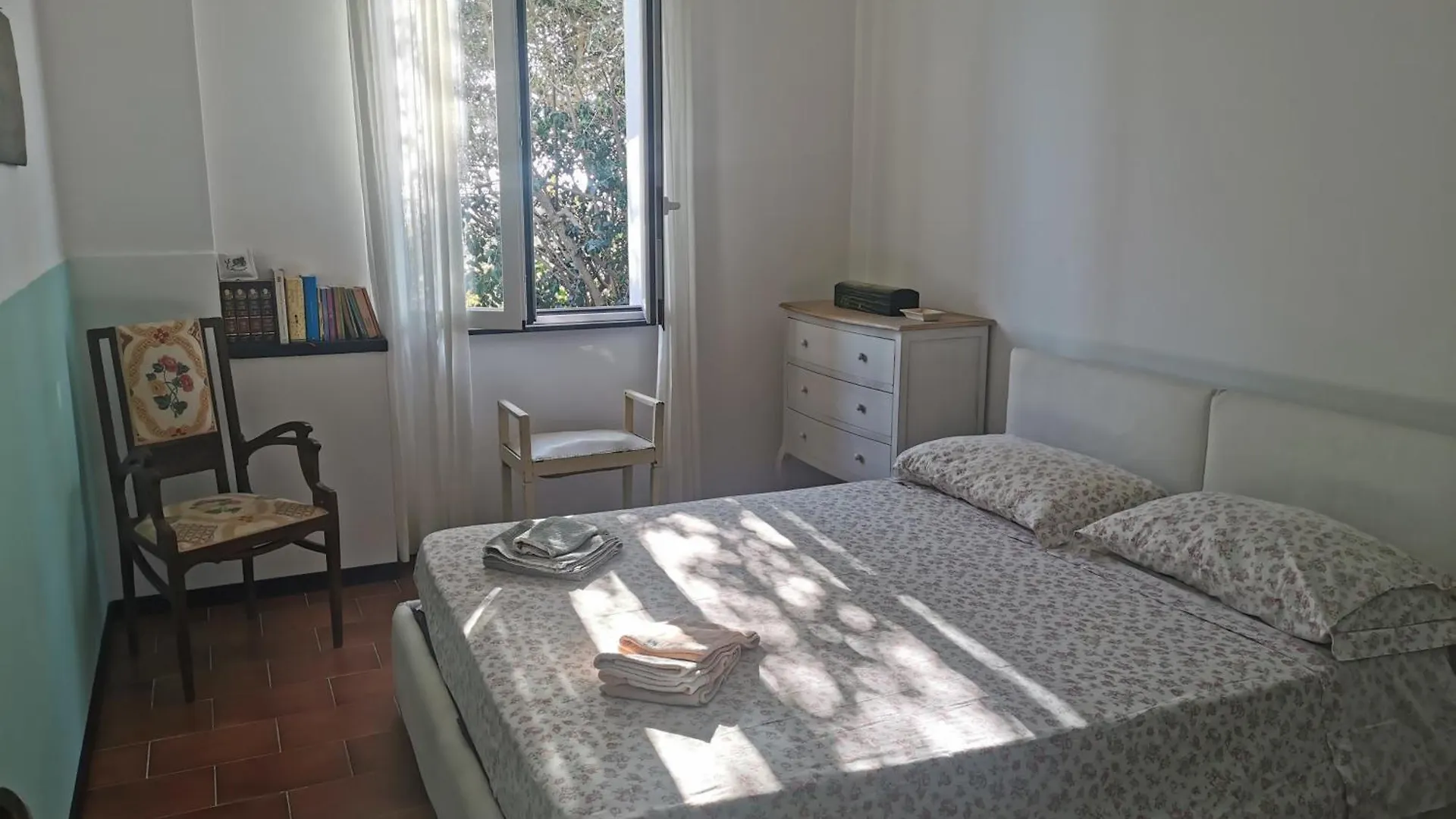 White & Blue House Apartment Chiavari